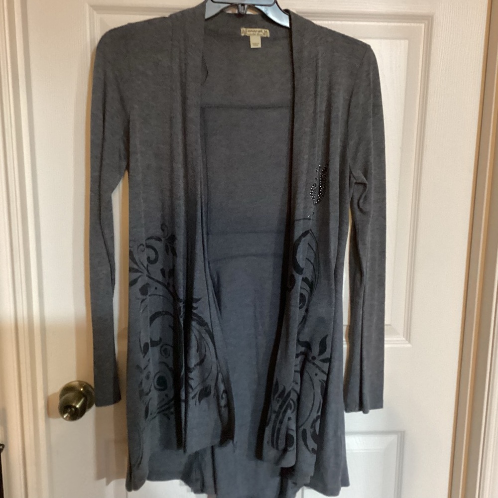 Emerge world wear M gray decorated light sweater jacket very good pre worn